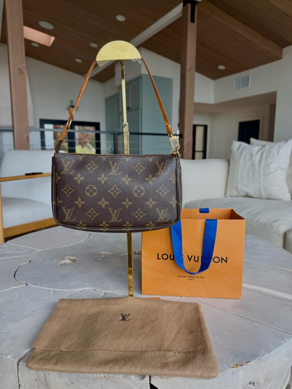 Louis Vuitton Monogram Pochette Accessories Shoulder Bag - Picture 3 of 17